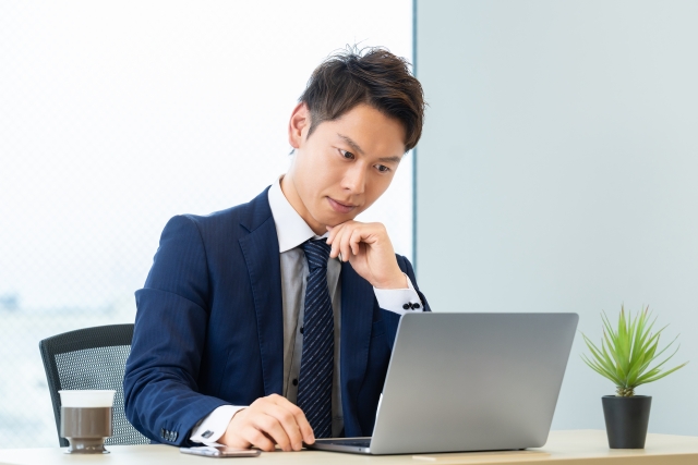 D2Cの課題を抱える企業スタッフ